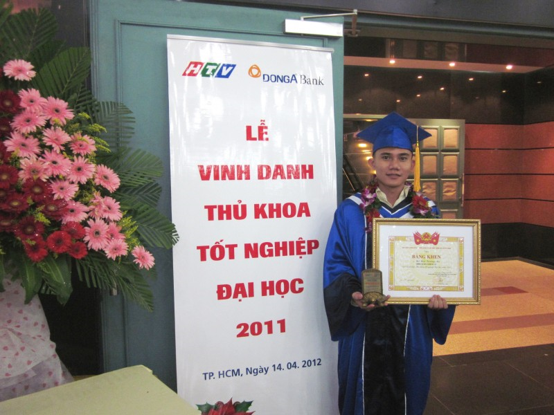 Sinh viên trường Đại học Yersin Đà Lạt được Vinh danh Thủ khoa đại học năm 2012