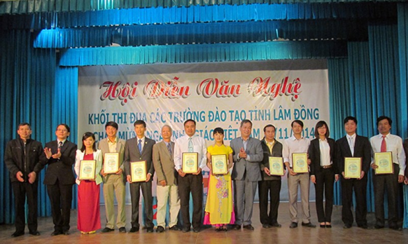 Hội thi khối thi đua chào mừng 32 năm ngày Nhà giáo Việt Nam 20/11