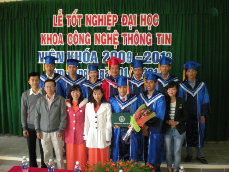 Lễ trao bằng tốt nghiệp đại học ngành Công nghệ thông tin khóa 6