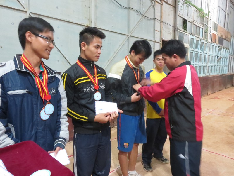 Hội Sinh viên Trường Đại học Yersin Đà Lạt tổ chức giải Cầu lông năm 2015