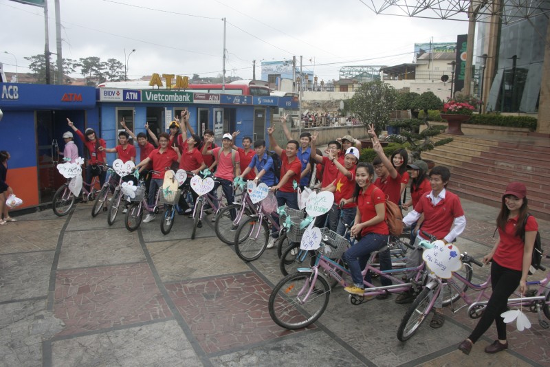 Đạp xe vì môi trường hưởng ứng Giờ Trái Đất năm 2014