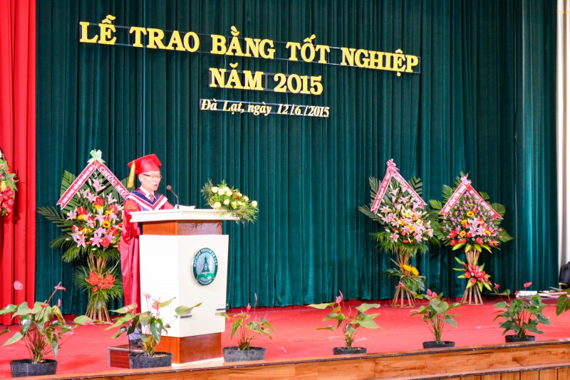 Phát biểu Khai mạc lễ trao bằng tốt nghiệp: Tin tưởng vào tương lai tốt đẹp của các tân Khoa