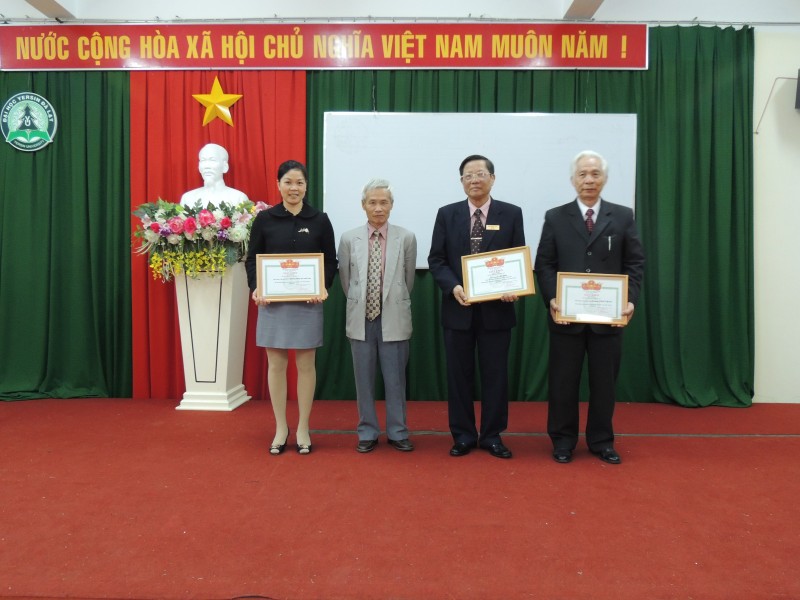 Đảng ủy trường Đại học Yersin Đà Lạt tổ chức sinh hoạt chính trị tháng 12.2013