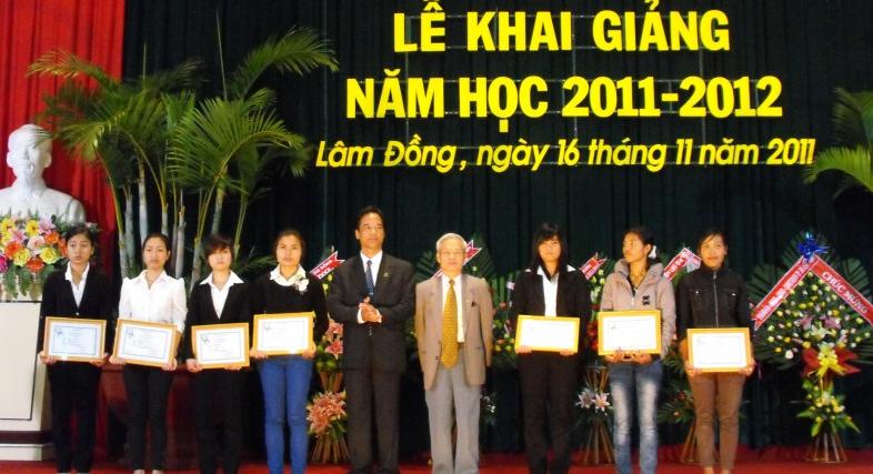 264 triệu đồng học bổng dành cho sinh viên