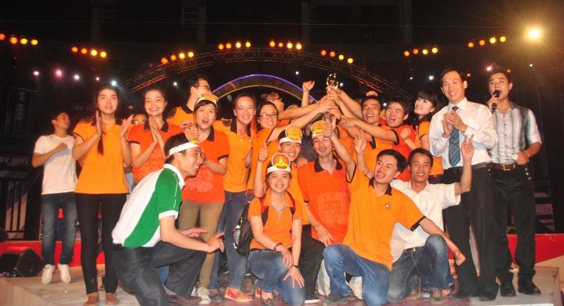 Cầu truyền hình trực tiếp SV 2012 đã về với trường Đại học Yersin Đà Lạt