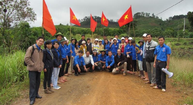 Sinh viên Đại học Yersin học và làm theo Bác bằng những việc làm cụ thể