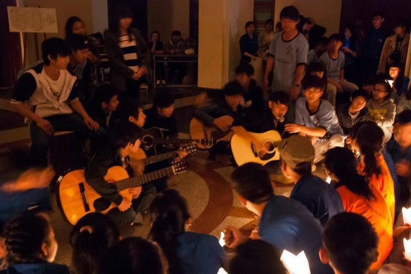 Trường Đại học Yersin Đà Lạt hưởng ứng Giờ Trái đất 2014