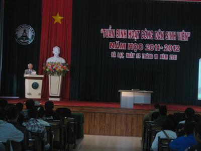 Tổ chức “Tuần Sinh hoạt Công dân sinh viên” đầu năm học 2011 – 2012