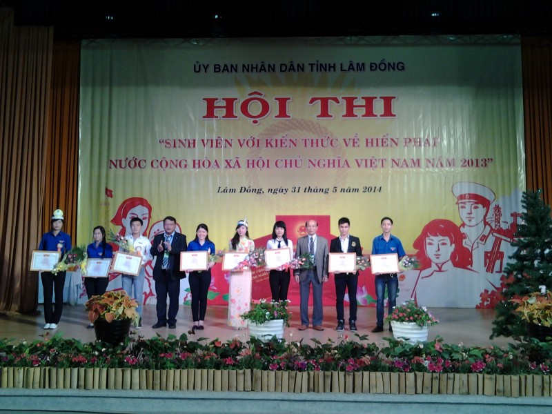 Trường Đại học Yersin Đà Lạt với Hội thi “Sinh viên với kiến thức về Hiến pháp Nước Cộng hòa Xã hội Chủ nghĩa Việt Nam năm 2013”