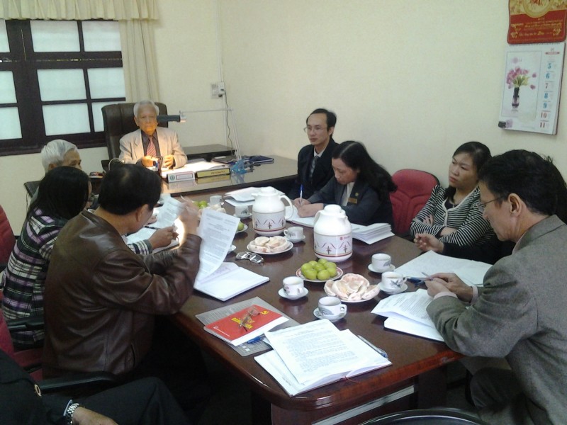 Đảng ủy nhà trường họp bàn về công tác tuyển sinh năm học 2014 – 2015 và những năm tiếp theo