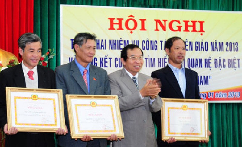 Đảng viên của Trường đoạt giải cuộc thi tìm hiểu mối quan hệ Lào – Việt