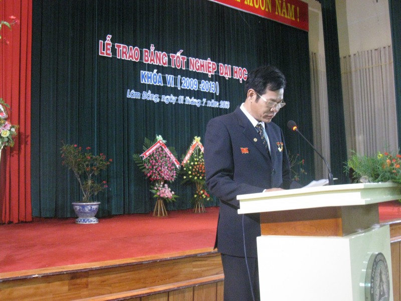 Bài phát biểu của phụ huynh sinh viên trong lễ trao bằng tốt nghiệp sinh viên khóa 06