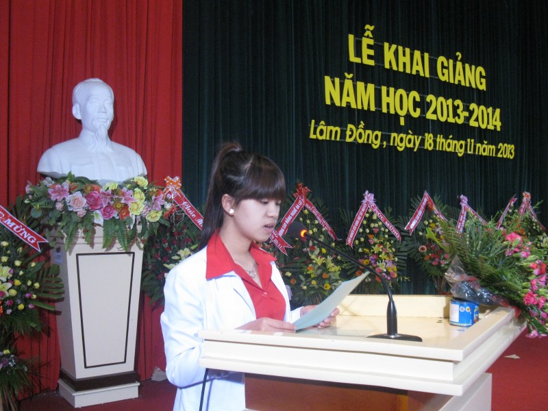 Bài phát biểu của sinh viên Lô Thị Quyên trong lễ Khai giảng năm học 2013 – 2014