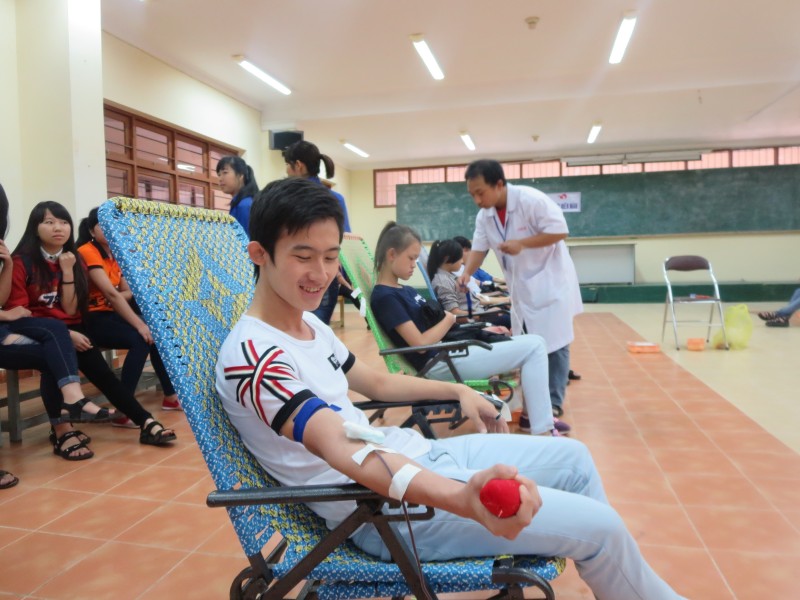 Tuổi trẻ Đại học Yersin hiến máu tình nguyện – Nghĩa cử cao đẹp