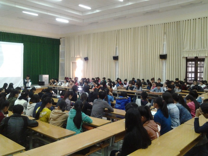 Lớp học “Kỹ năng mềm 1K – Bạn dám không?” – Niềm vui của Tân sinh viên