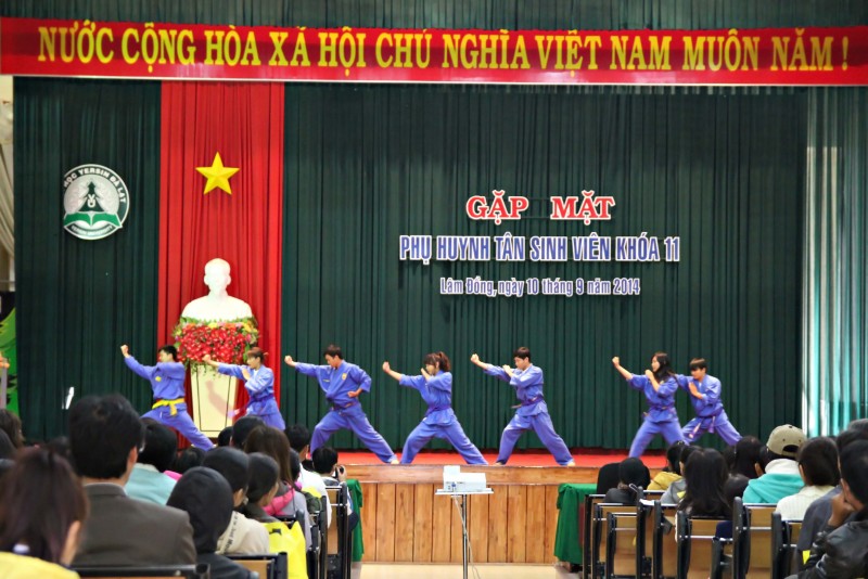 Tổ chức gặp mặt phụ huynh tân sinh viên nhập học năm 2014