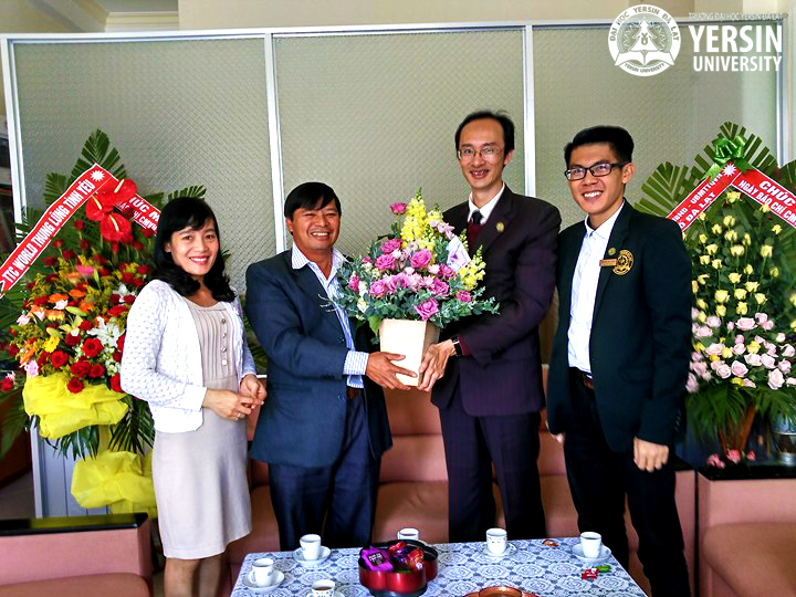 Trường Đại học Yersin Đà Lạt thăm và chúc mừng các cơ quan truyền thông nhân ngày Báo chí Cách mạng Việt Nam