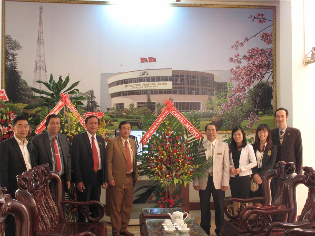 Đến thăm và chúc mừng các cơ quan truyền thông nhân ngày Báo chí Cách mạng Việt Nam