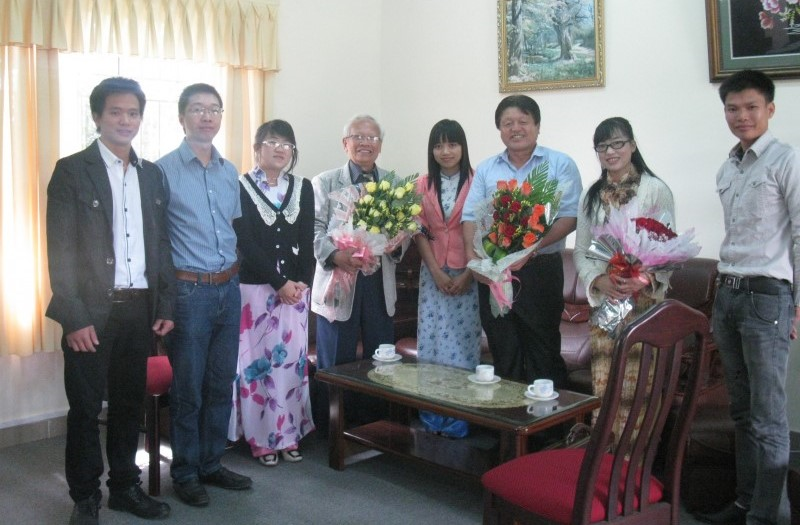 Sinh viên Đại học Yersin Đà Lạt nhận khế ước tu nghiệp tại Nhật Bản