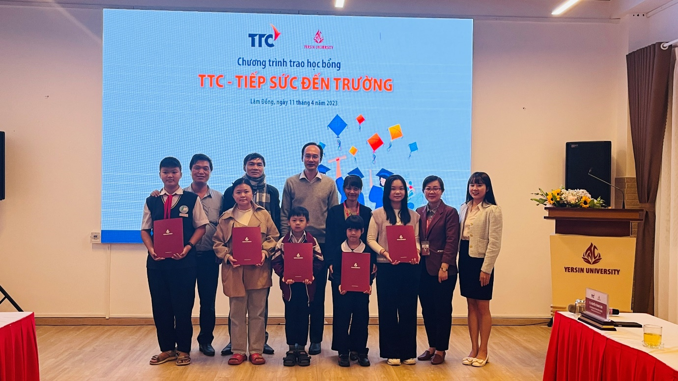 Trao học bổng TTC – Tiếp sức đến trường