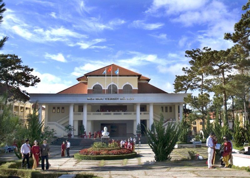 TB Làm thẻ thư viện cho cán bộ, giảng viên, sinh viên