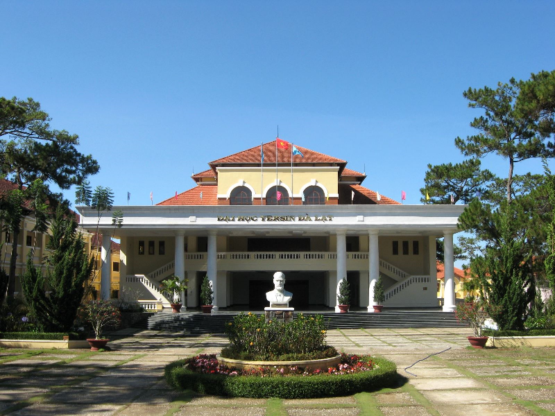 Bài phát biểu của đại diện cán bộ, giảng viên trong lễ khai giảng năm học 2013 – 2014