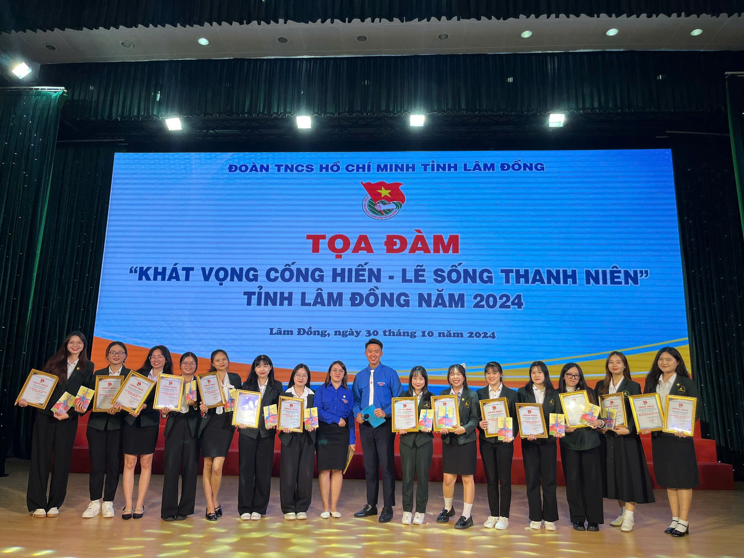 16 Yersiners tiêu biểu được vinh danh “Thanh niên tiên tiến làm theo lời Bác” và ”Sinh viên 5 tốt” tỉnh Lâm Đồng năm 2024