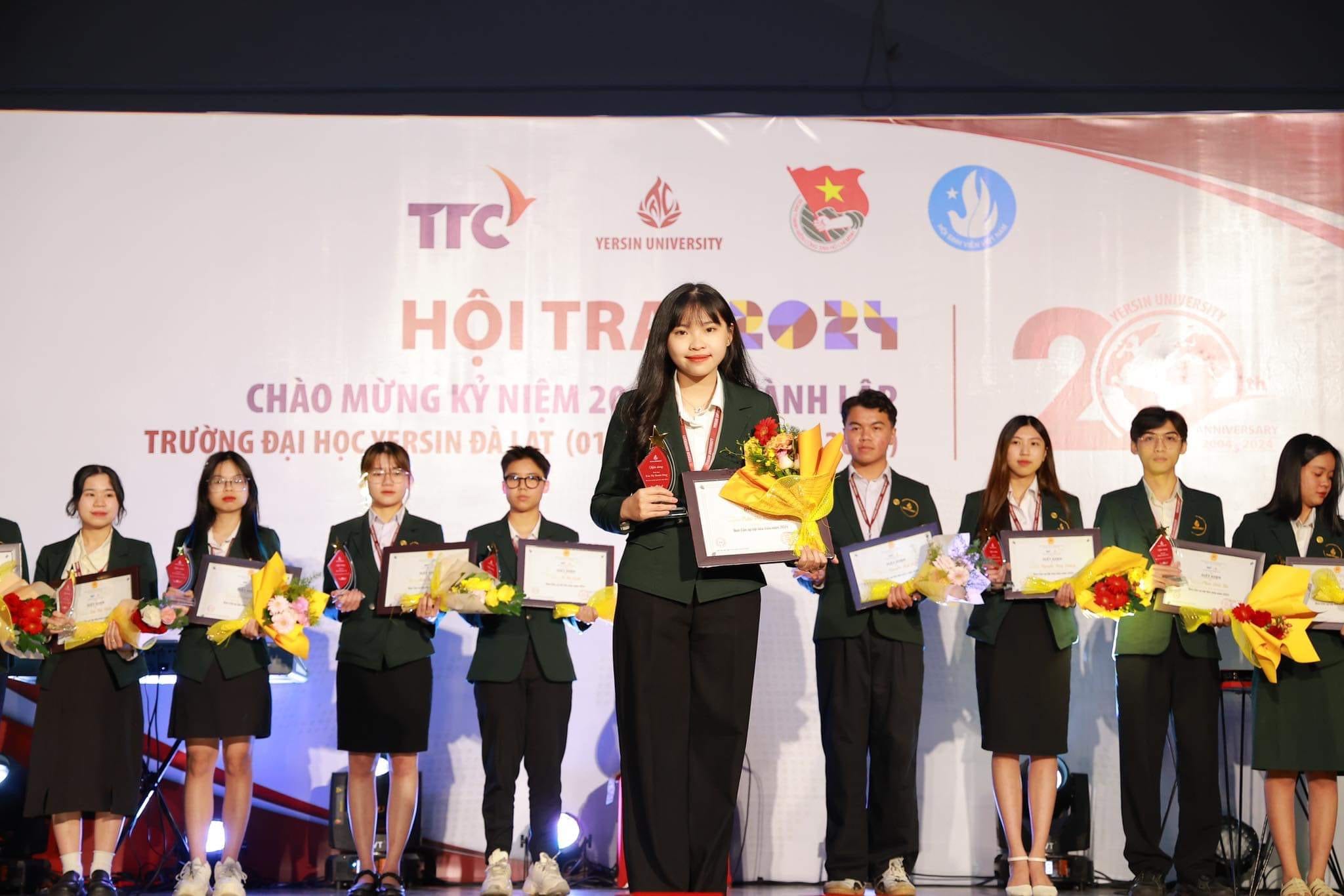 Thanh Hằng – Gương sáng trong học tập và nghiên cứu khoa học của sinh viên YersinUni