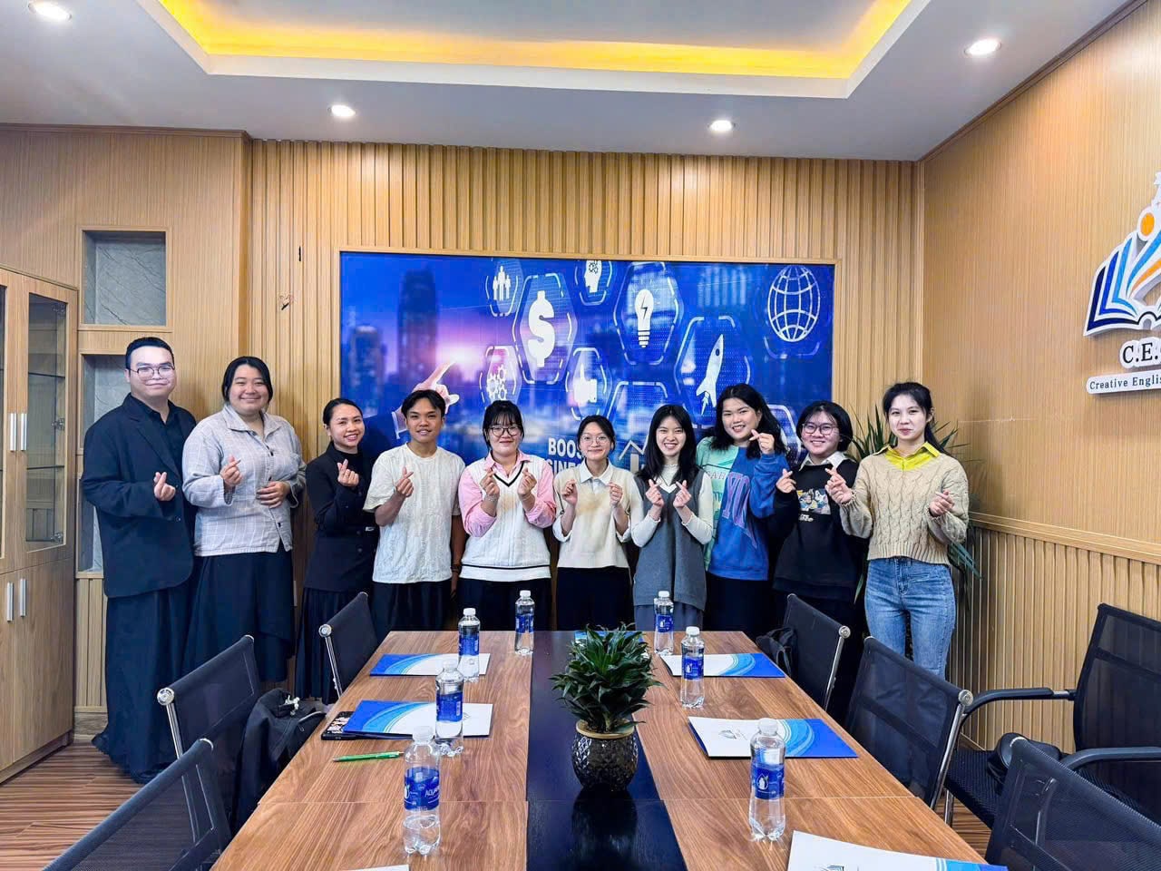 Yersiners Ngôn ngữ Anh khóa 19 hào hứng với “Học kỳ thực tập”