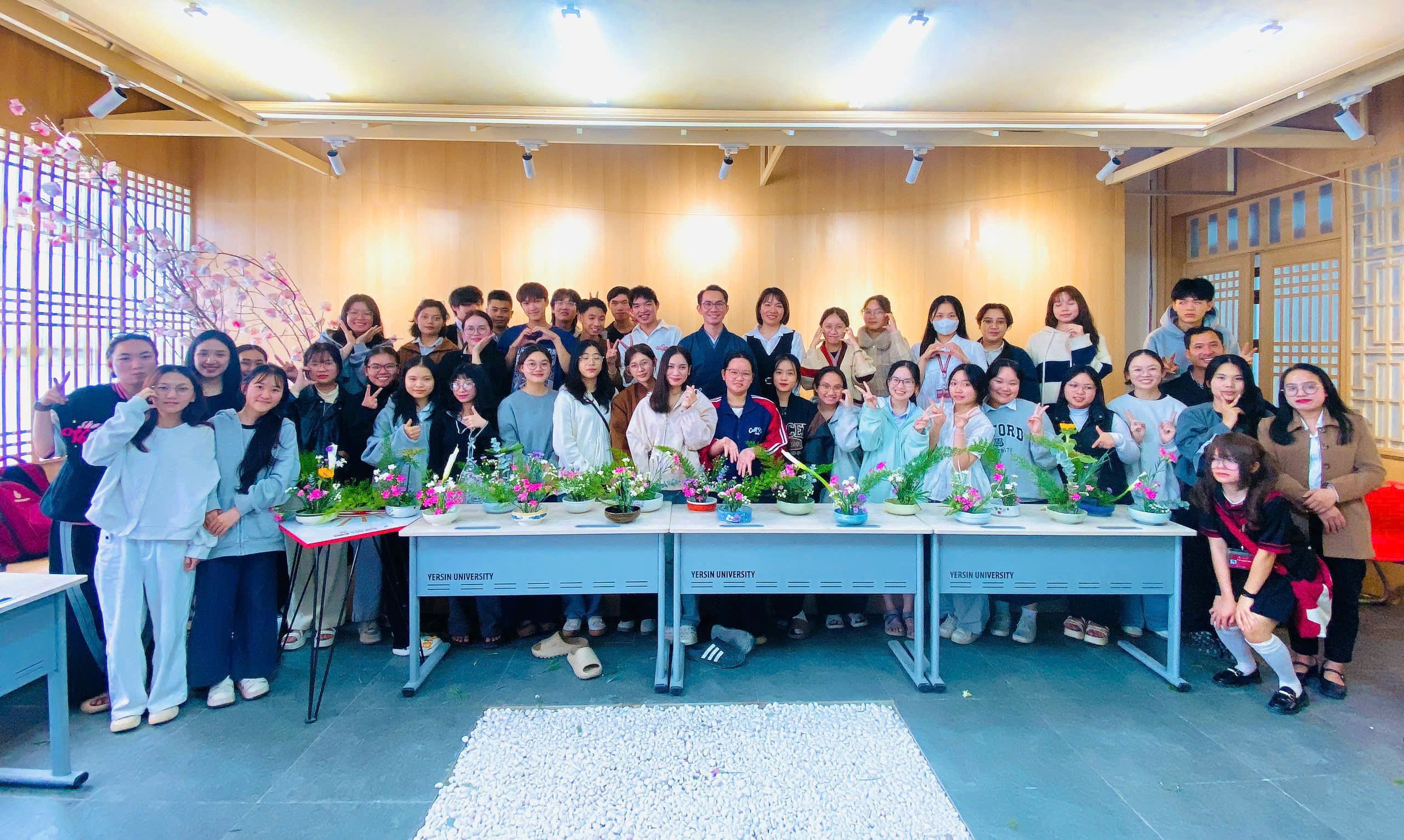 Yersiners Đông phương học trải nghiệm cắm hoa Ikebana – Nhật Bản