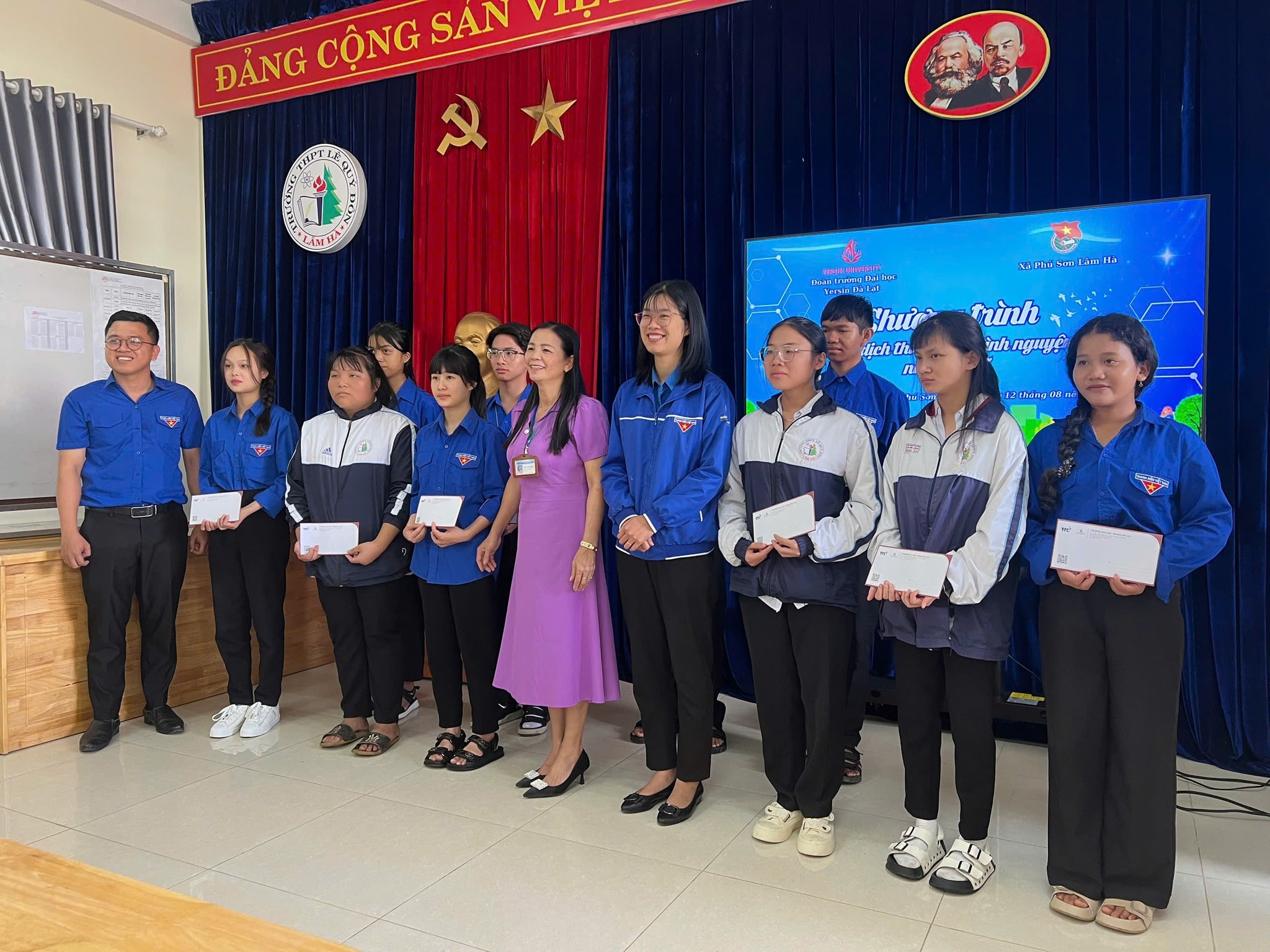 YersinUni trao học bổng tại THPT Lê Quý Đôn – Phú Sơn Lâm Hà