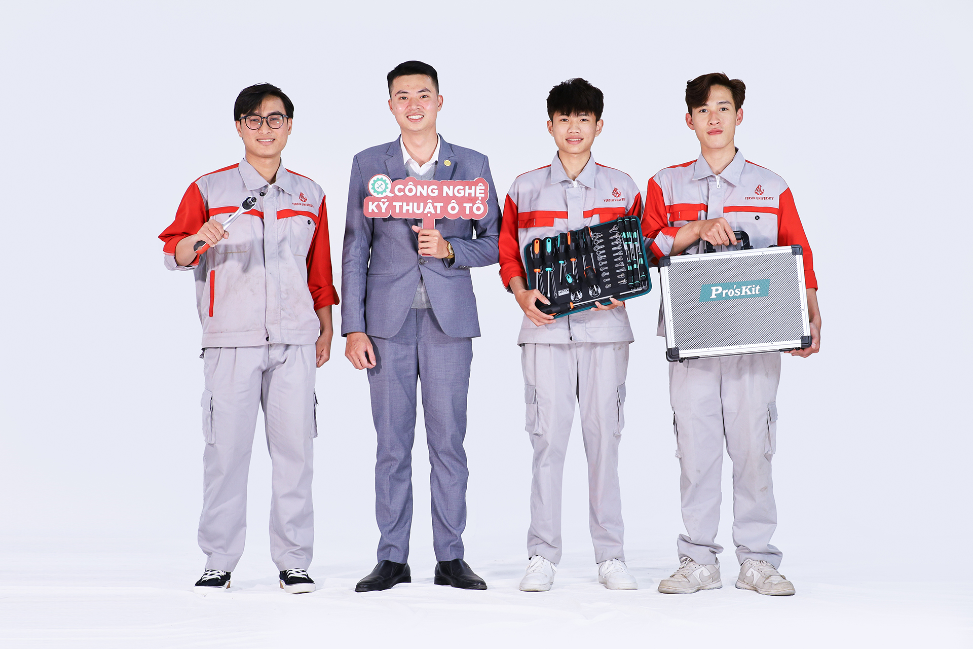 Ngành Công nghệ kỹ thuật ô tô học những gì? Lấy bao nhiêu điểm? Ra trường làm gì?