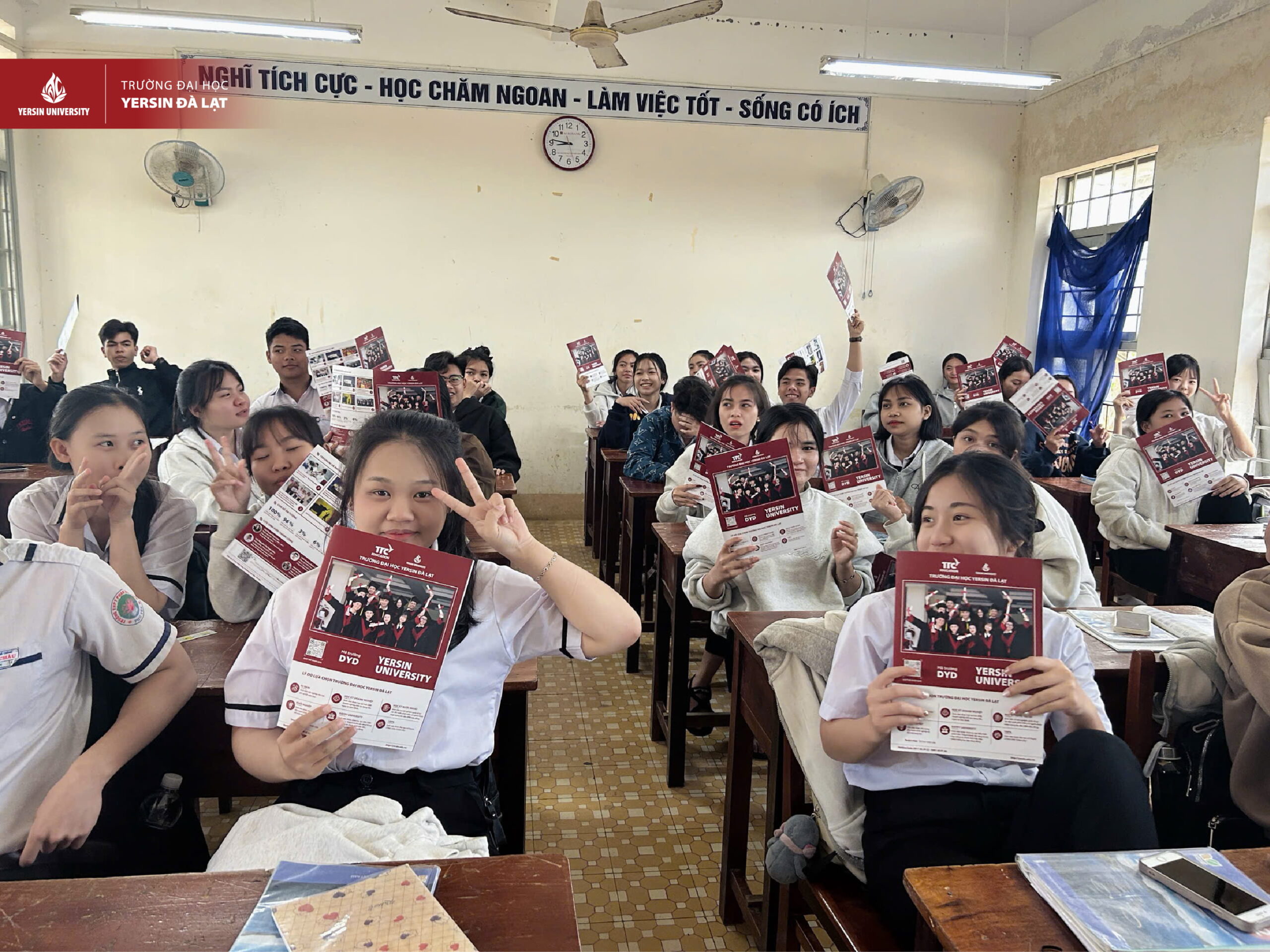 Đại sứ Truyền thông YersinUni hỗ trợ giải đáp cho 2k8 trước kỳ thi THPT 2026