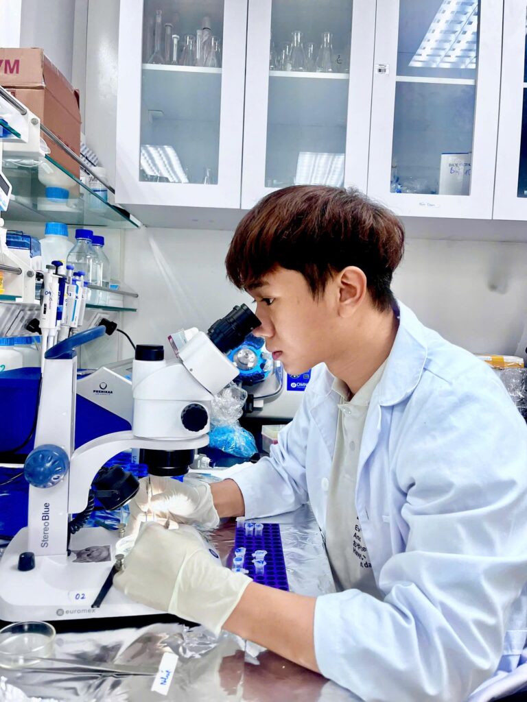 Mức lương ngành công nghệ sinh học