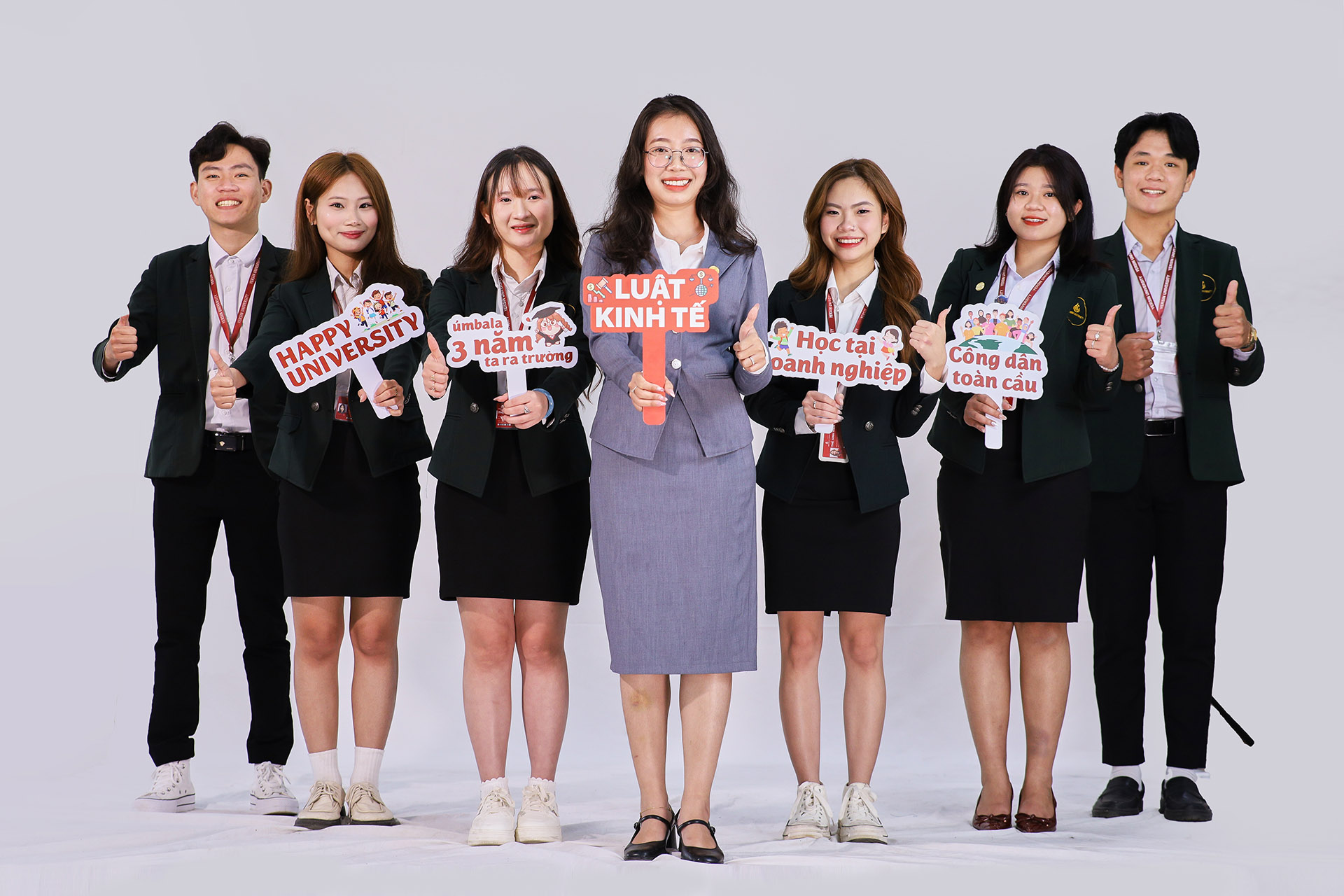 NGÀNH LUẬT KINH TẾ HỌC CÓ KHÓ KHÔNG? RA TRƯỜNG LÀM GÌ? CƠ HỘI VIỆC LÀM TƯƠNG LAI 