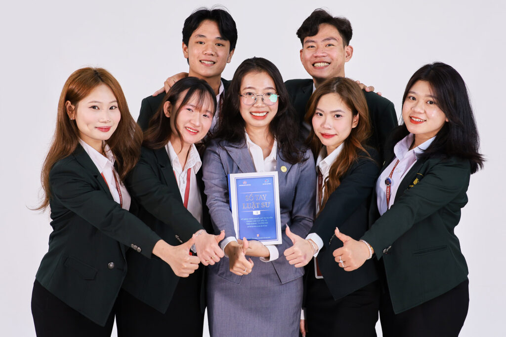 Ngành luật kinh tế học có khó không ra trường làm gì?