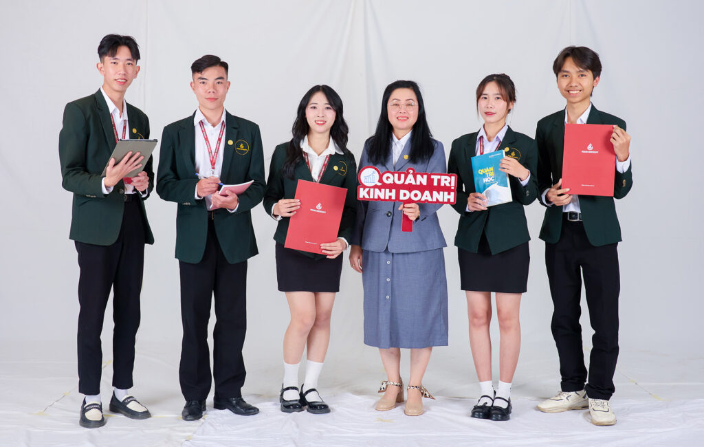 Ngành quản trị kinh doanh học trường nào tốt?