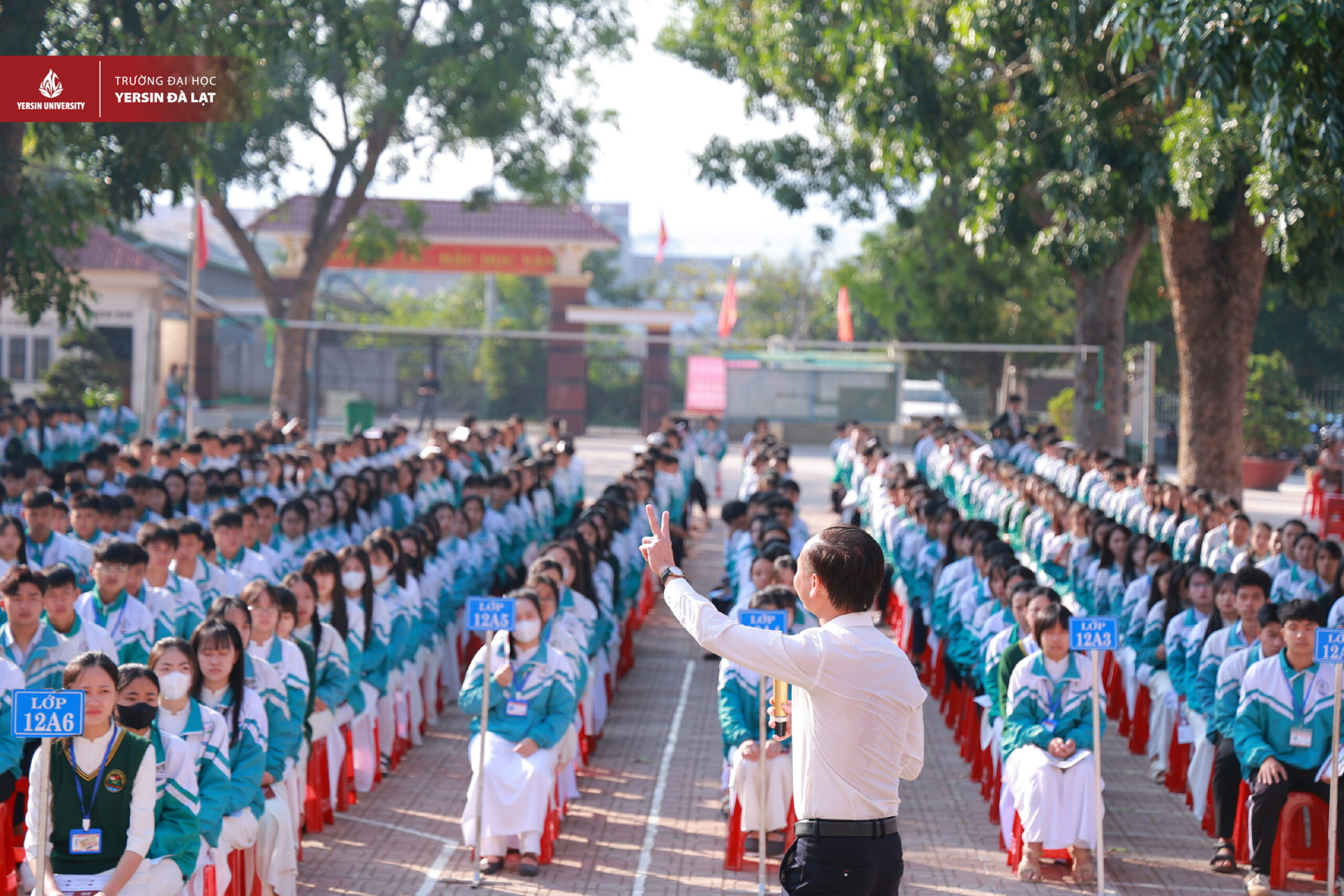 YersinUni “tiếp lửa” cho học sinh THPT tự tin vượt vũ môn 2026