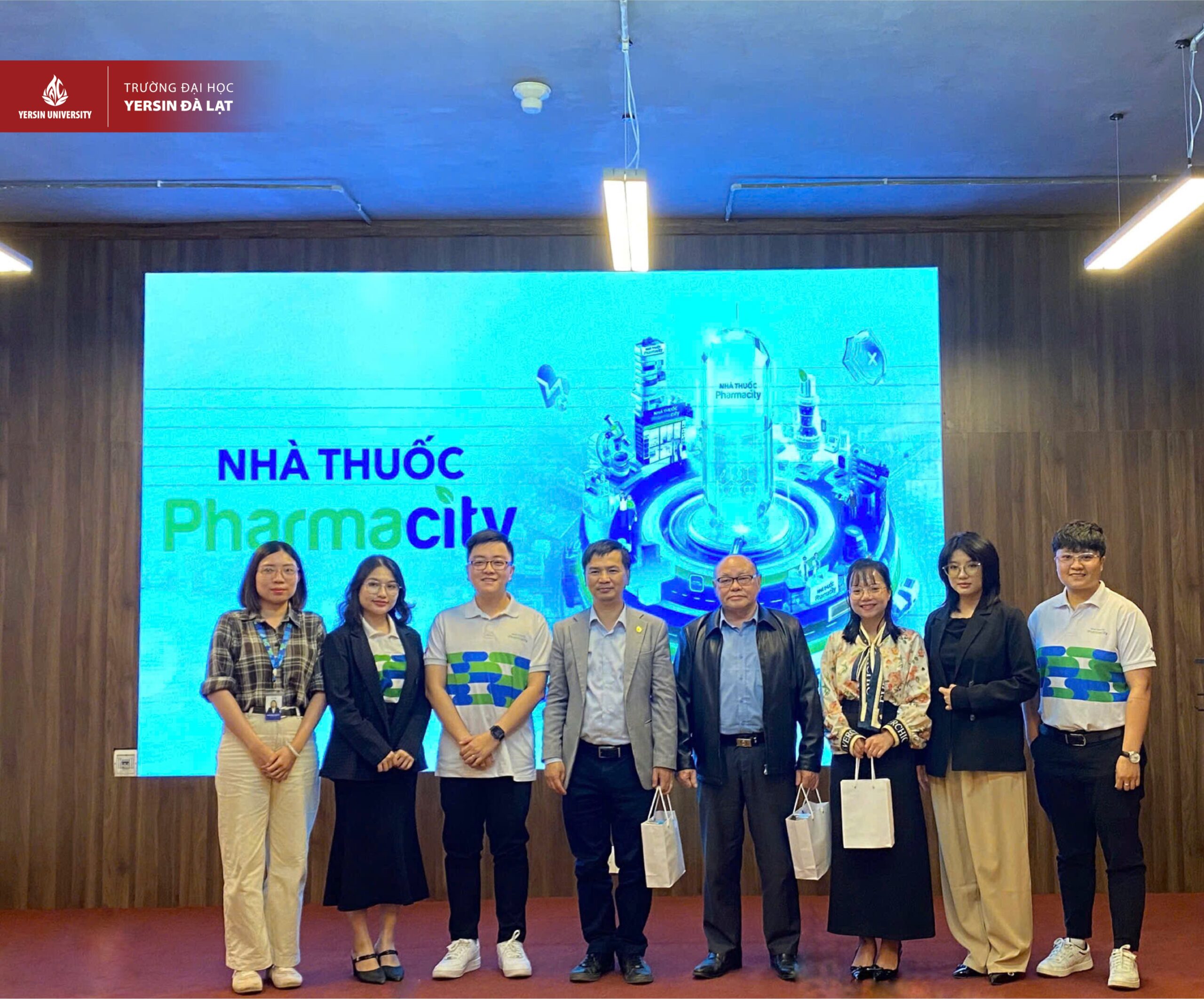 Sinh viên Dược học YersinUni được học tập, thực tập, làm việc tại Pharmacity
