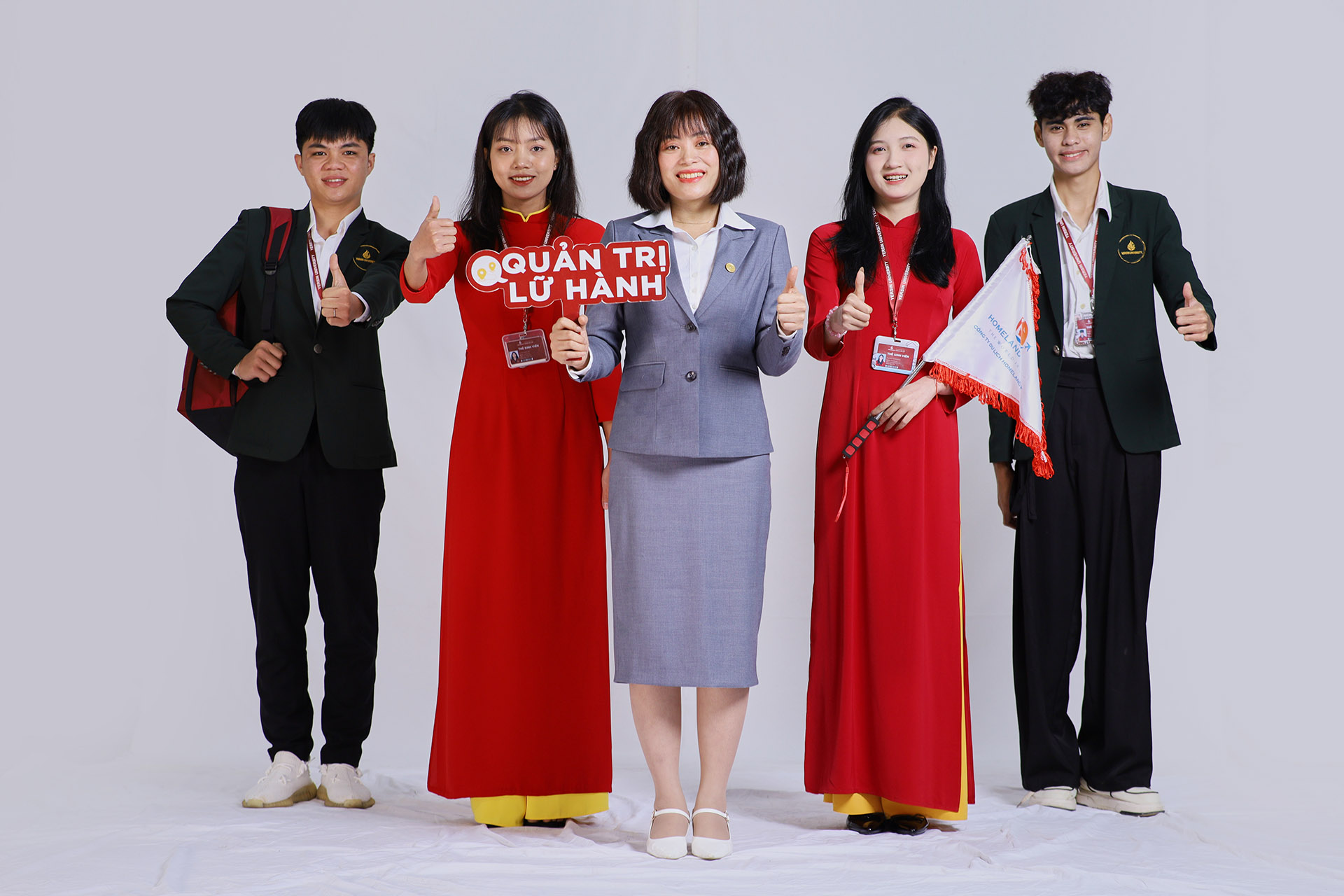 Học ngành Quản trị Dịch vụ Du lịch và Lữ hành có cần giỏi tiếng Anh không?