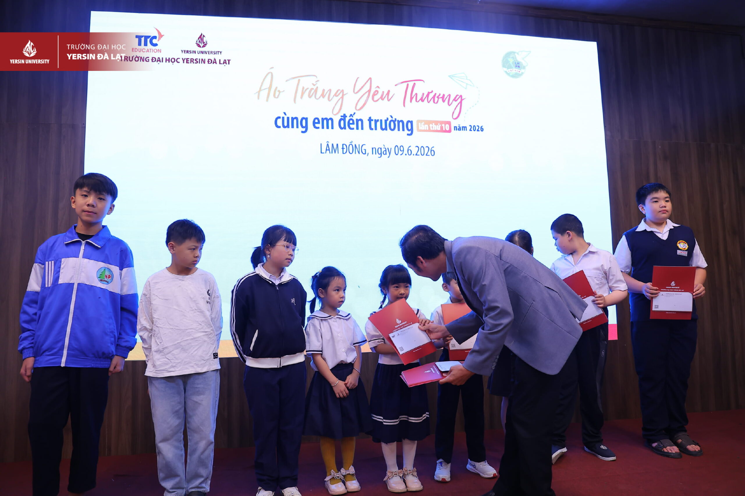 YersinUni tổ chức chương trình “Áo trắng yêu thương – Cùng em đến trường” 2026